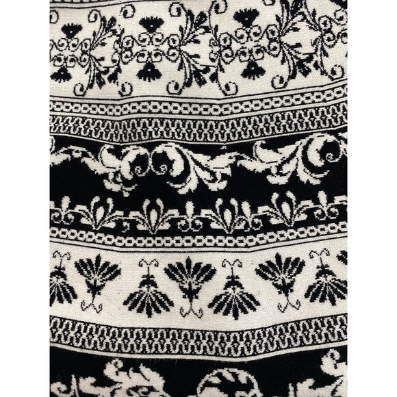 Black & White Floral Print‎ 3/4 Sleeve Knit Dress With A-Line Silhouette - Picture 11 of 11